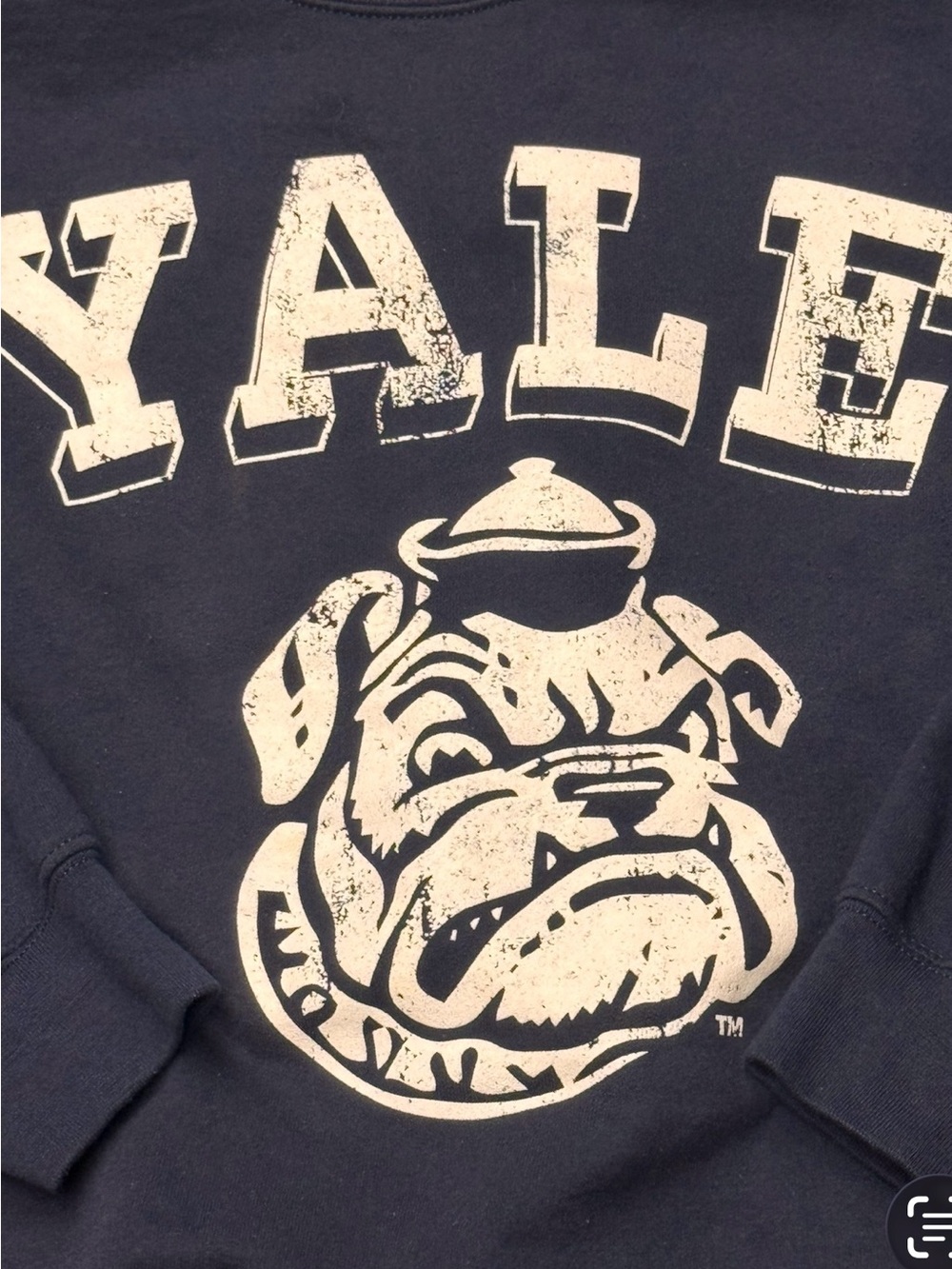Yale Bulldogs Navy Dog Graphic Sweatshirt small